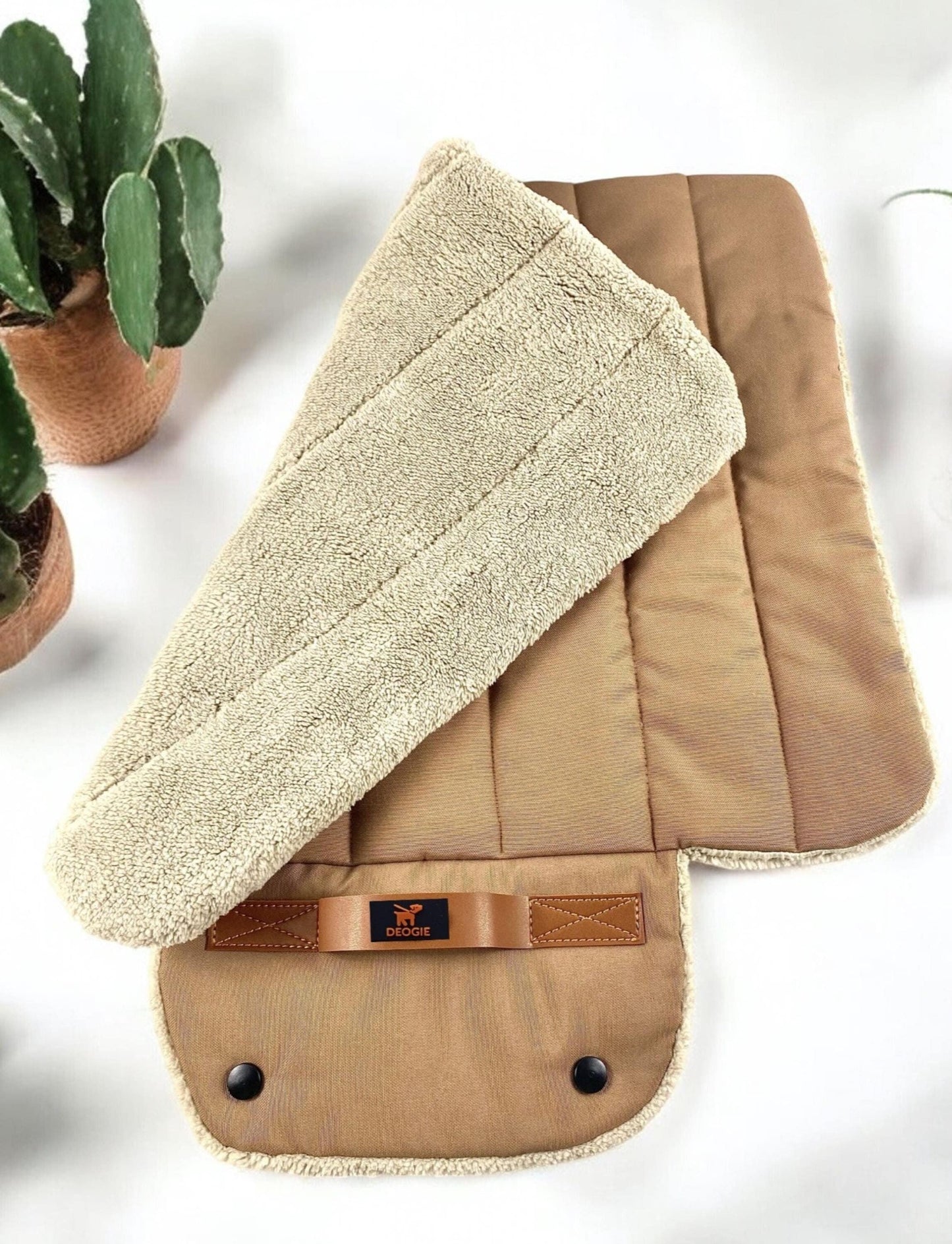 Roll up Travel Dog Mat, Settle Mat, Spot Training, Stain-Resistant, Water-Repellent, Machine Washable, Handmade Cotton, Soft & Durable